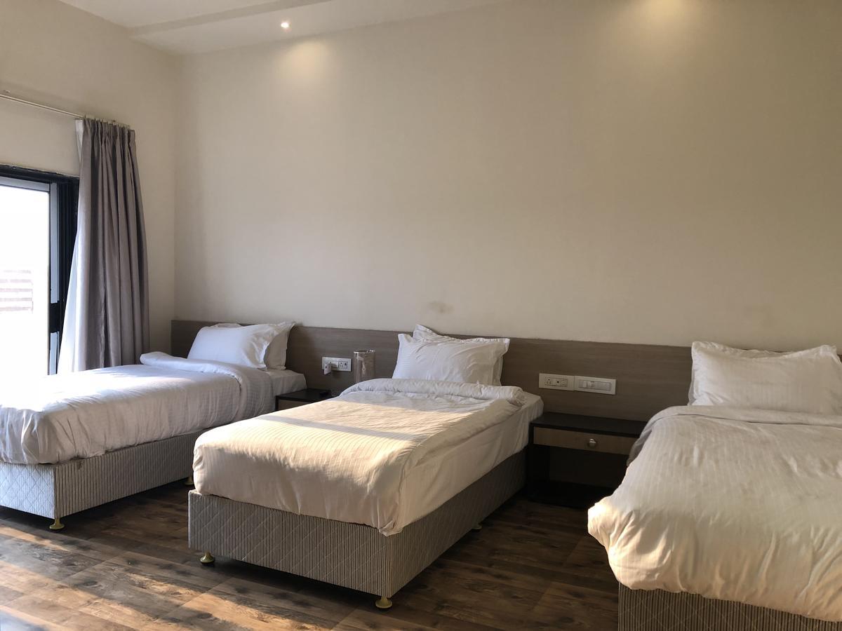 Hotel Sharanam Shegaon Zewnętrze zdjęcie